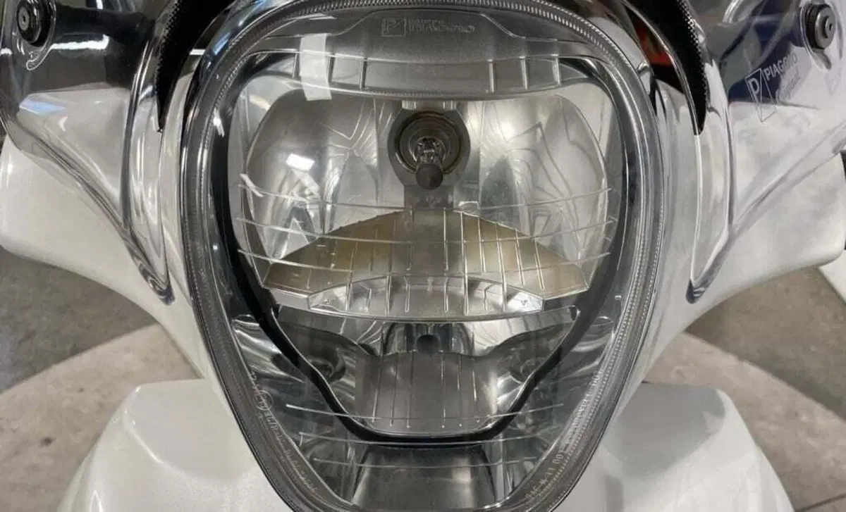 Piaggio Beverly 300 i.e. ABS-ASR (2016 - 20) (14)