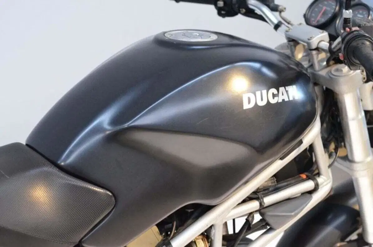 Ducati Monster 600 Dark (2002) (6)