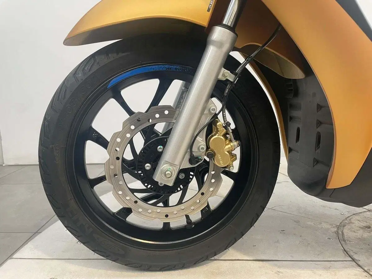 Piaggio Medley 200 S (2025 - 26) (8)