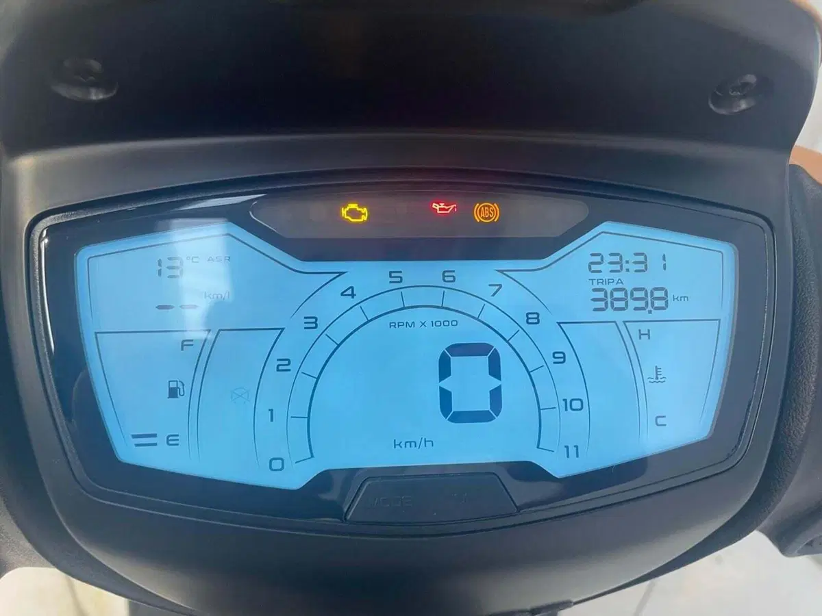 Piaggio Medley 200 S (2025 - 26) (12)
