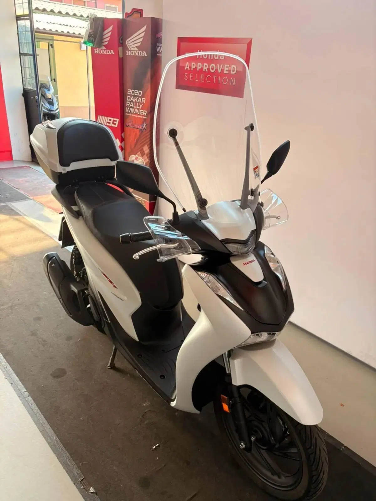 Honda SH 150i Sport (2024 - 25) (4)