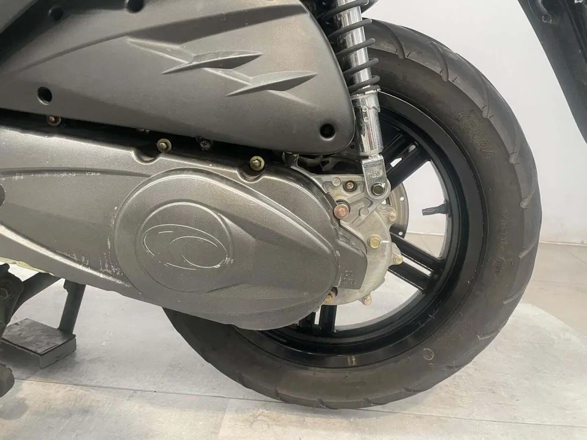 Kymco Agility 200i R16 + (2014 - 17) (12)