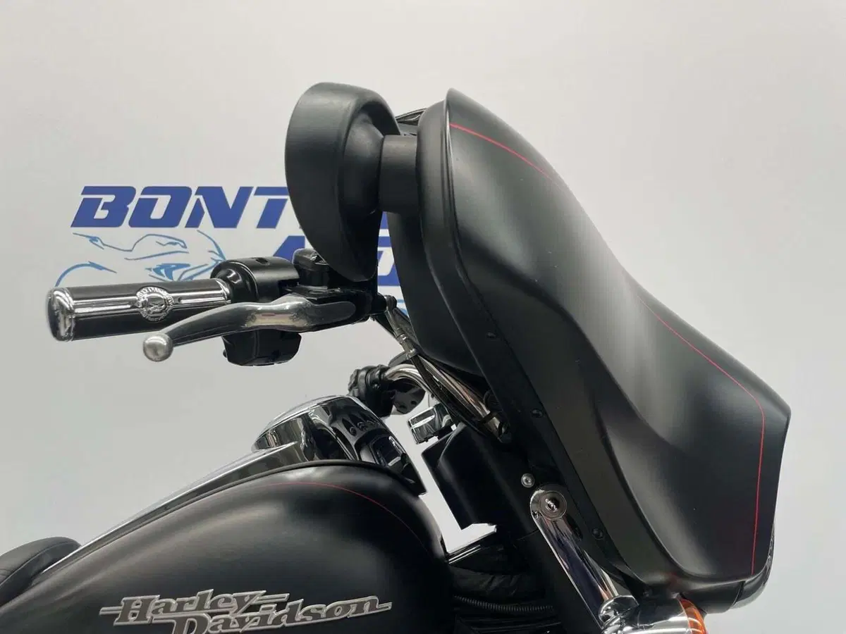 Harley-Davidson 1690 Street Glide Special (2014 - 16) - FLHX (3)