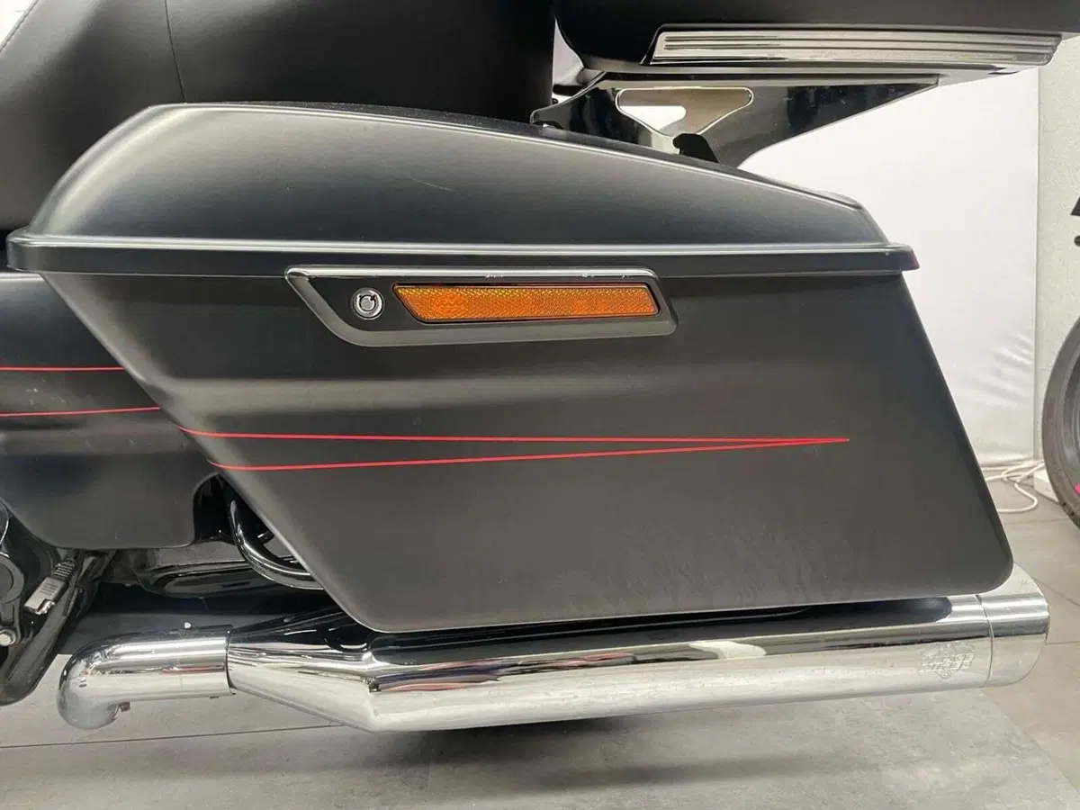 Harley-Davidson 1690 Street Glide Special (2014 - 16) - FLHX (5)
