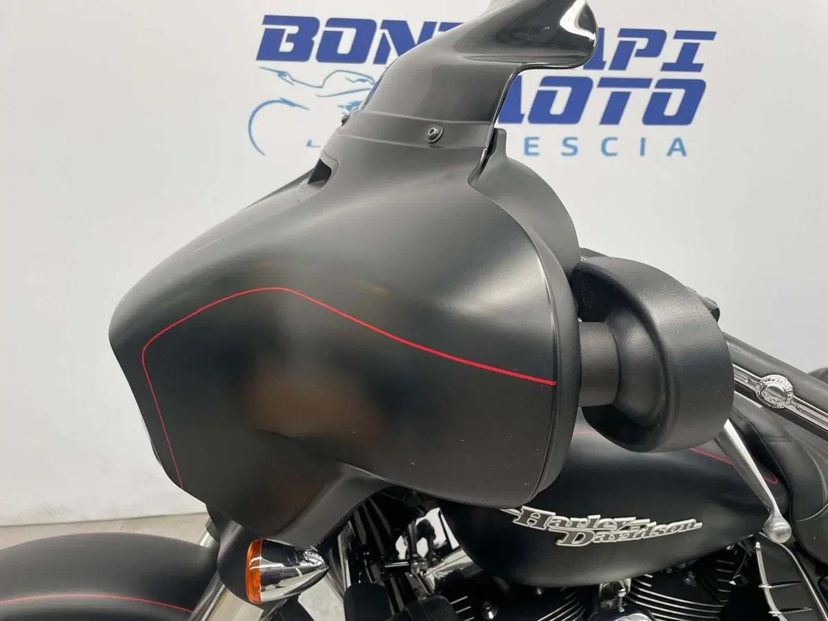 Harley-Davidson 1690 Street Glide Special (2014 - 16) - FLHX (8)