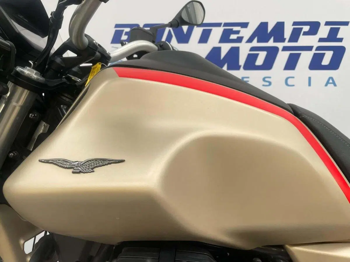Moto Guzzi V85 TT Travel (2020) (12)