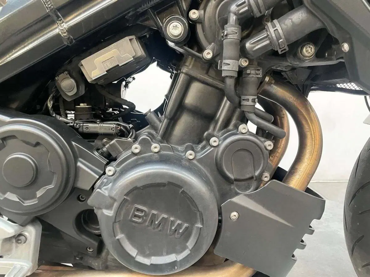 Bmw F 800 R (2015 - 16) (9)