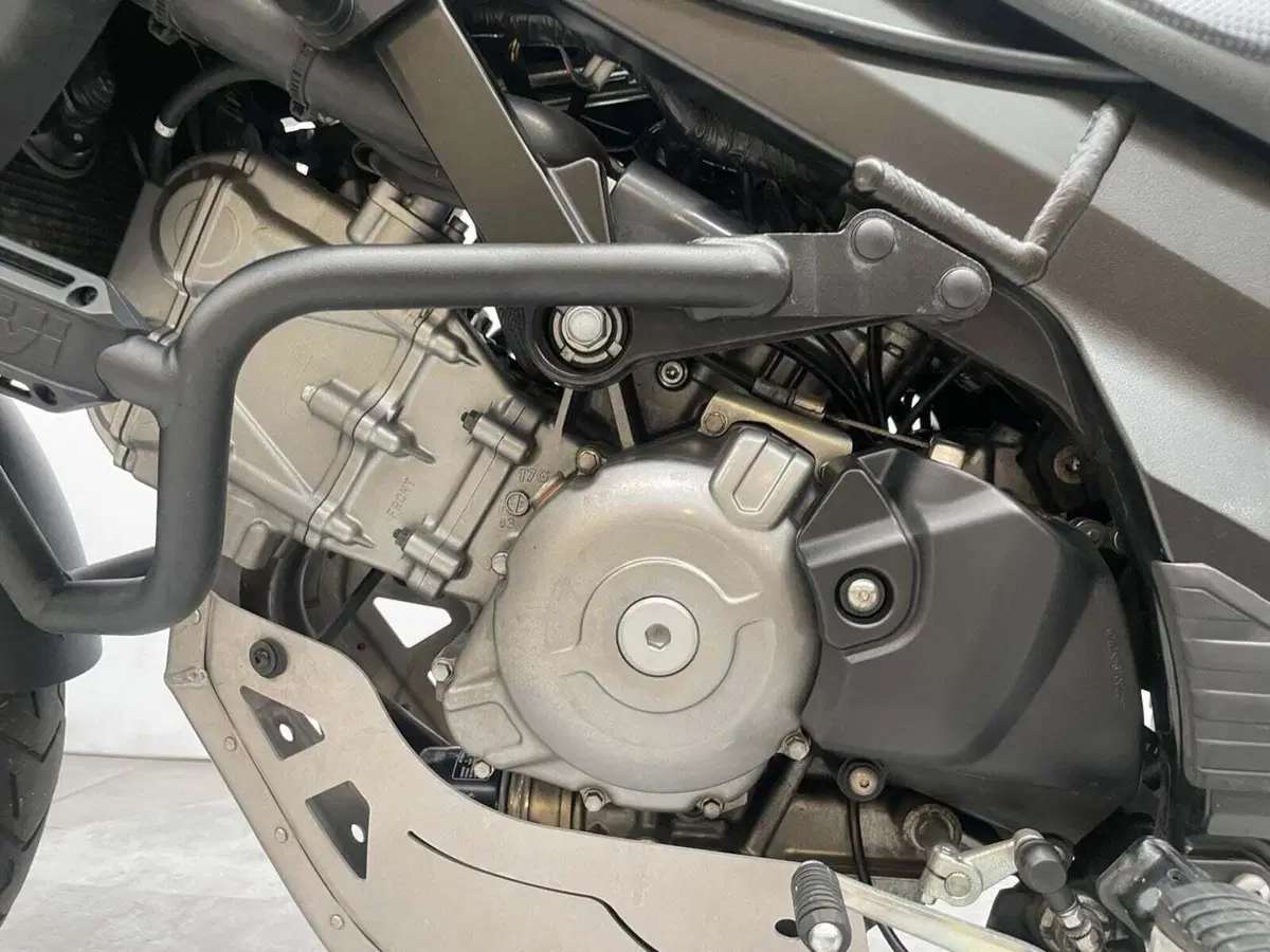 Suzuki V-Strom 650 ABS (2011 - 17) (10)
