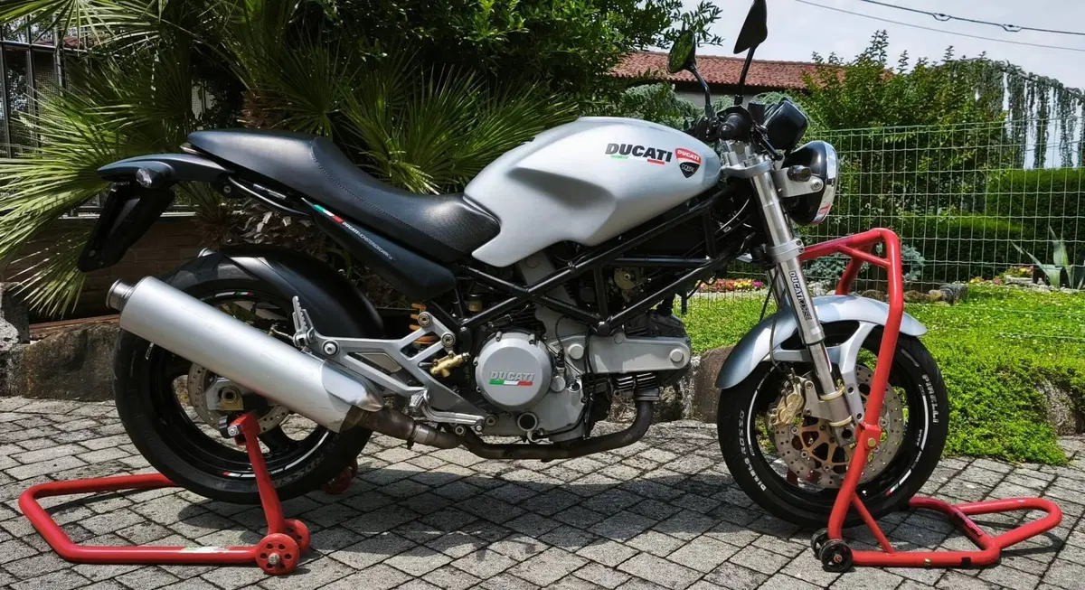 Ducati Monster 620 I.E (2002)