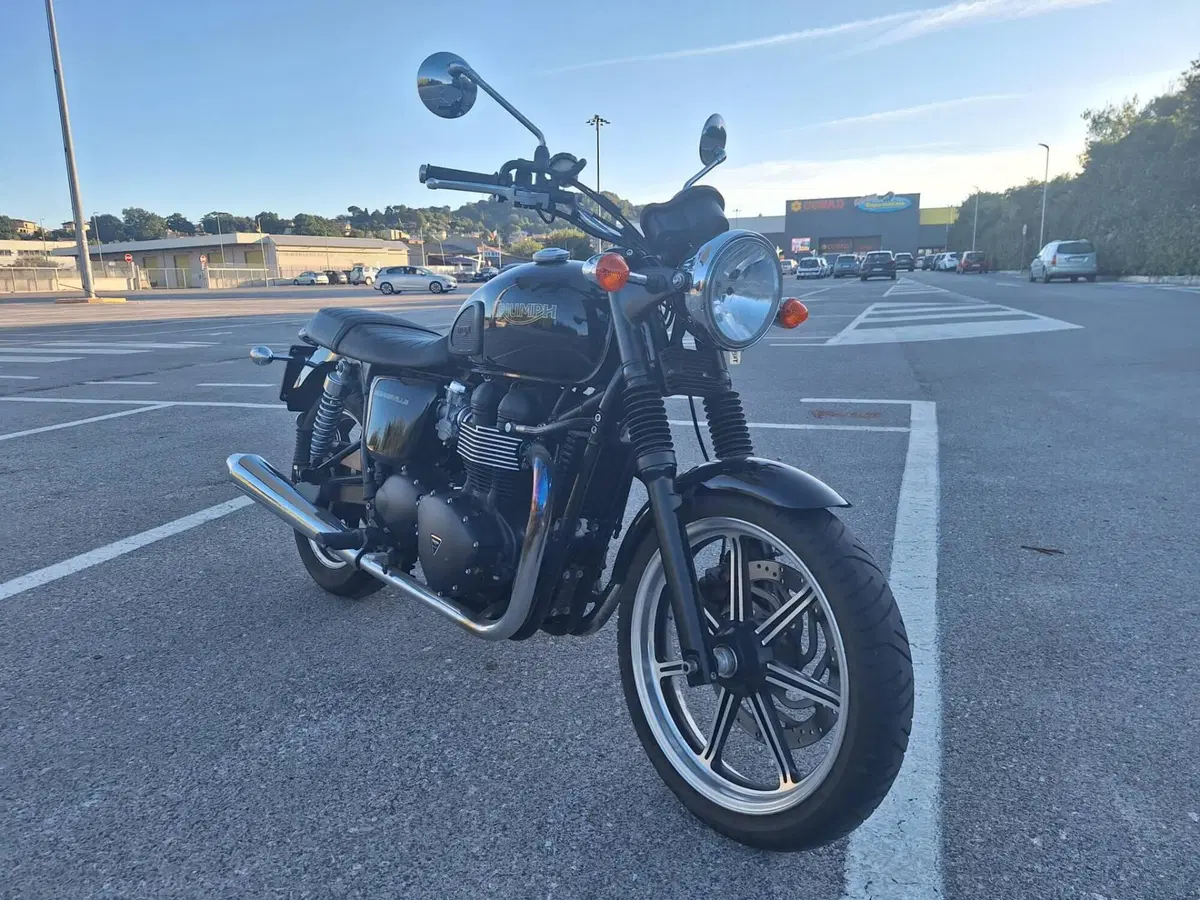 Triumph Bonneville SE (2009 - 13)