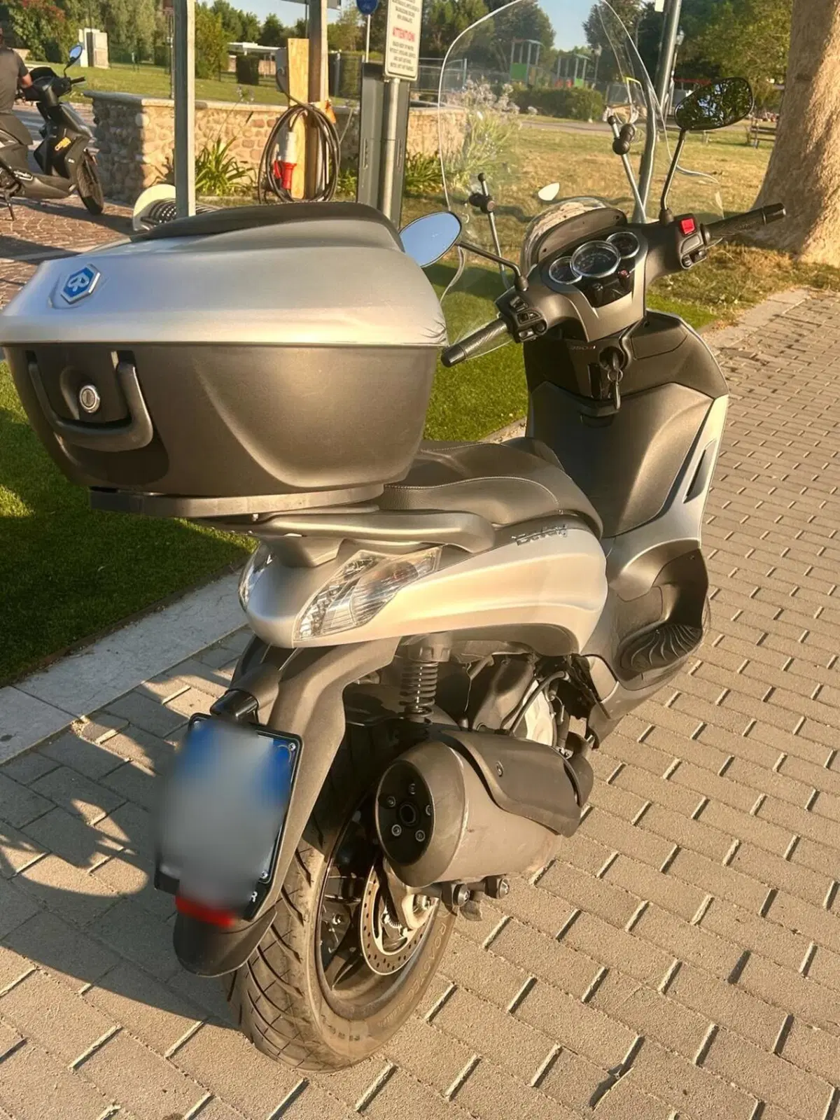 Piaggio Beverly 350 S ABS (2019 - 20) (2)