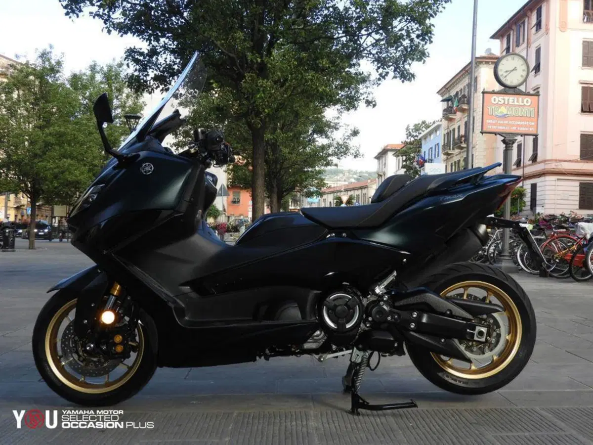 Yamaha T-Max 560 Tech Max (2022 - 24) (4)