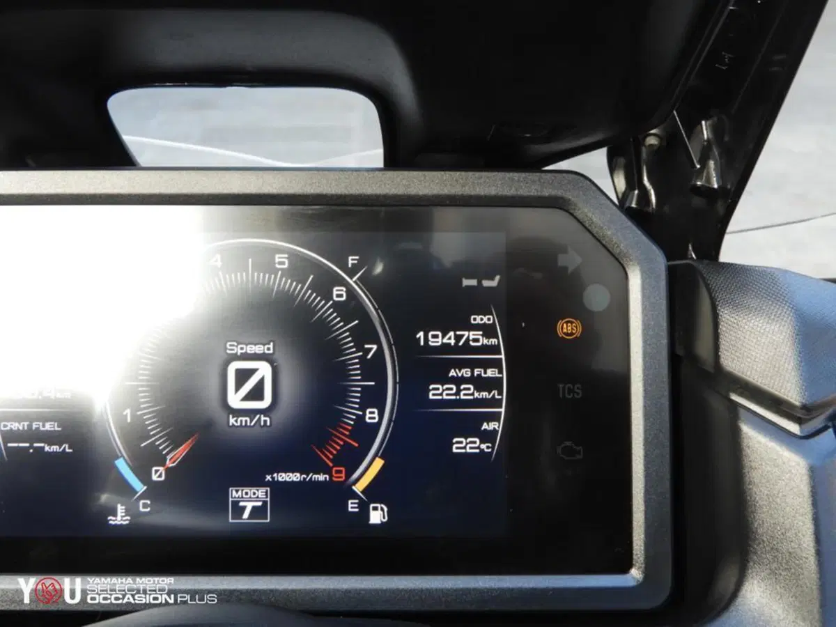 Yamaha T-Max 560 Tech Max (2022 - 24) (5)