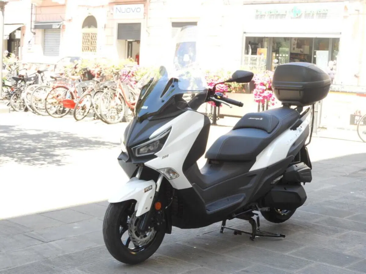 Sym Joymax 300 Z+ (2021 - 24) (3)