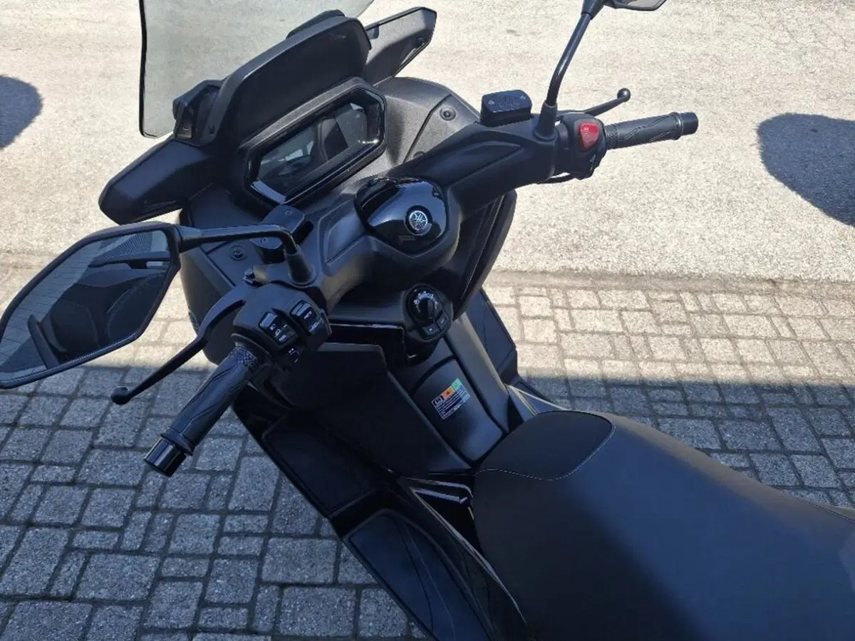 Yamaha X-Max 300 (2021 - 24) (5)