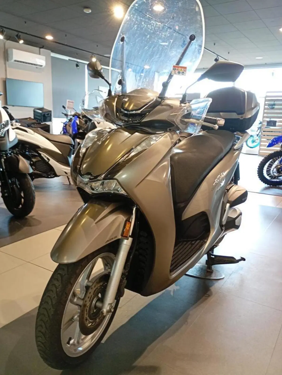 Honda SH 350 (2021 - 24) (4)
