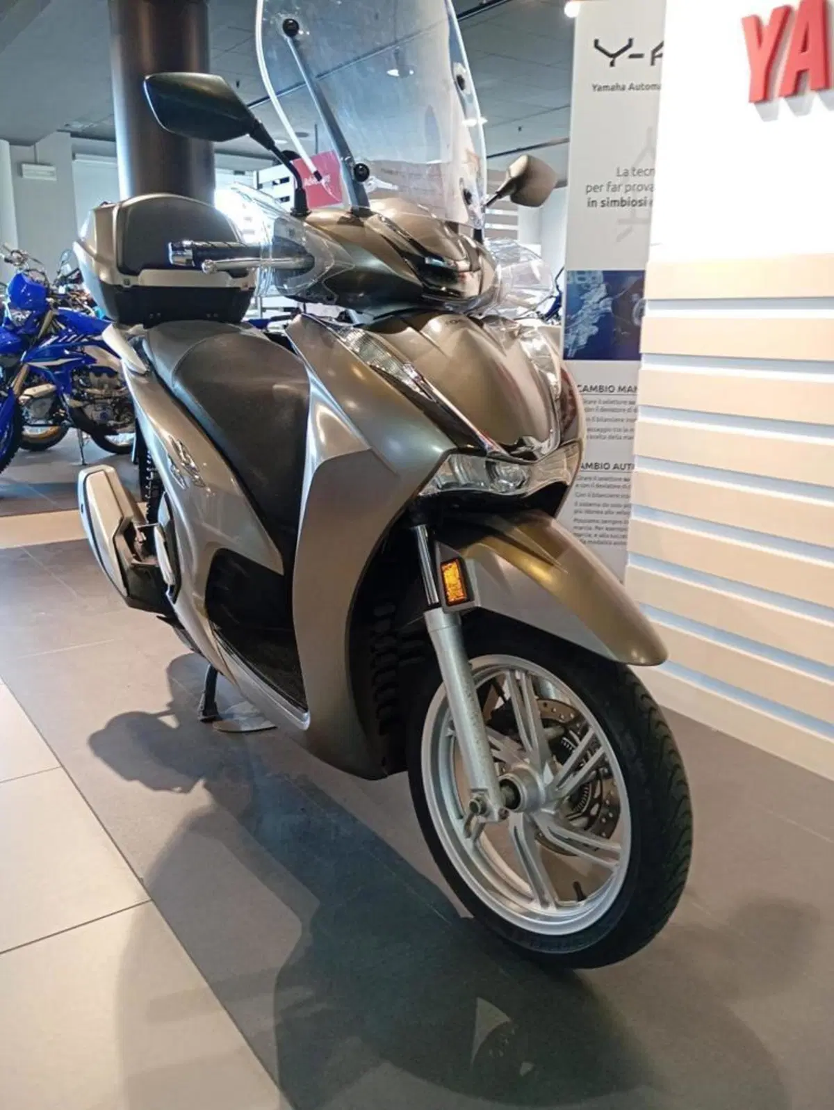 Honda SH 350 (2021 - 24) (2)