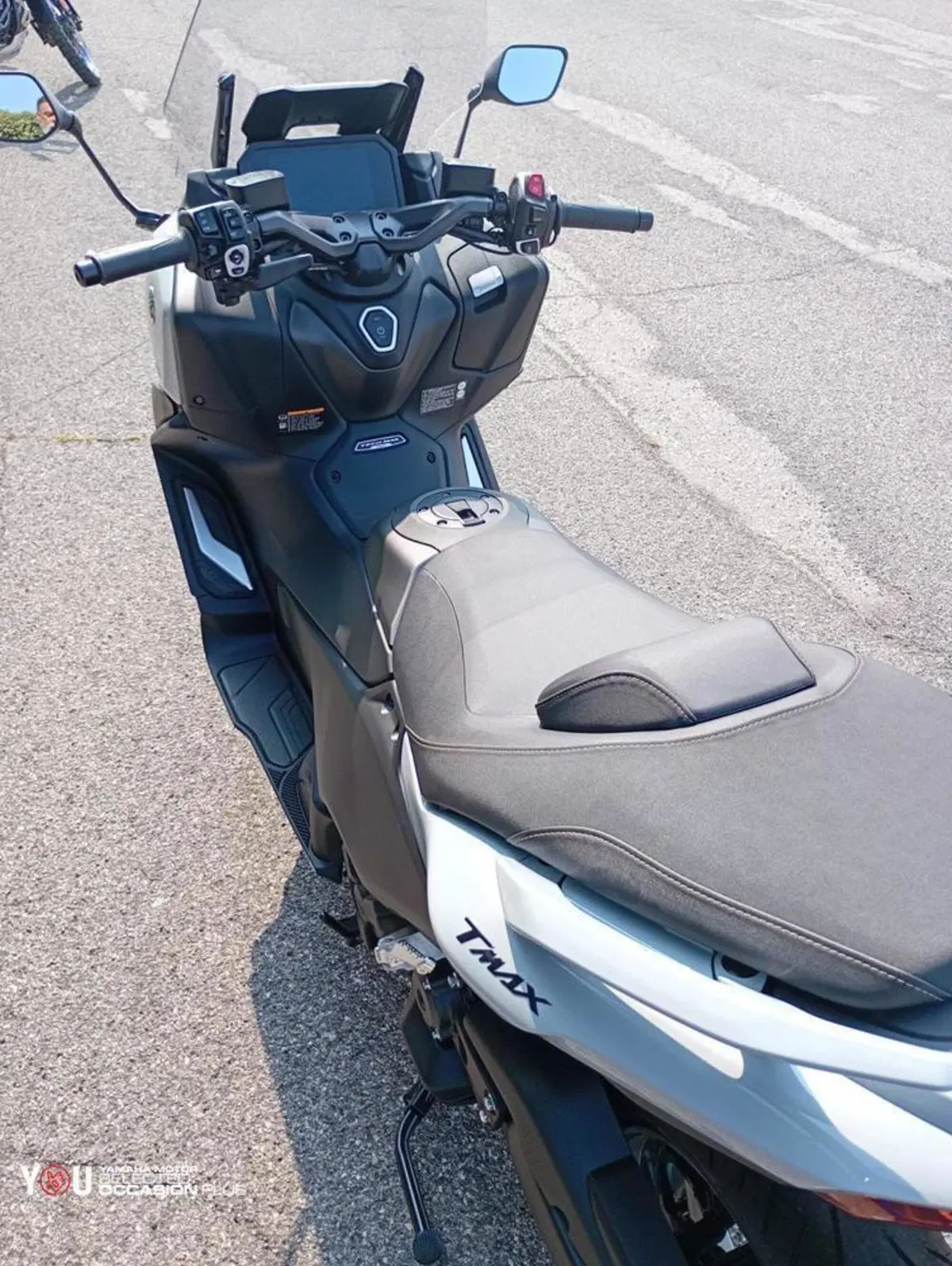 Yamaha T-Max 560 Tech Max (2025 - 26) (8)
