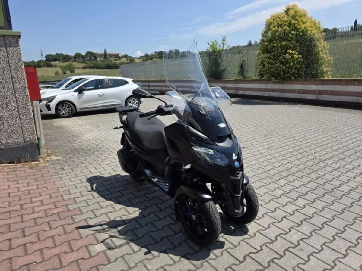 Piaggio MP3 310 Sport (2025 - 26) (2)