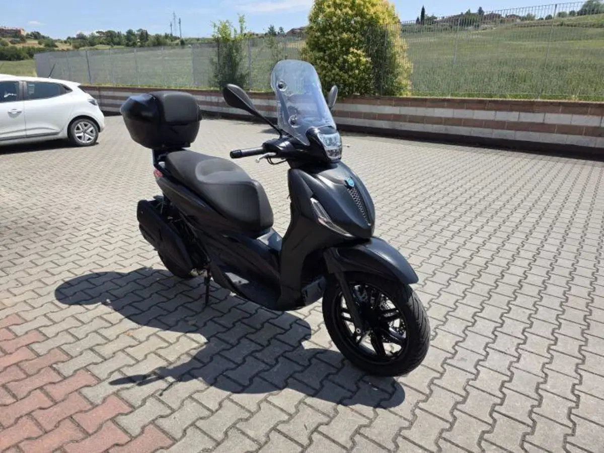 Piaggio Beverly 400 S ABS-ASR (2021 - 24) (2)