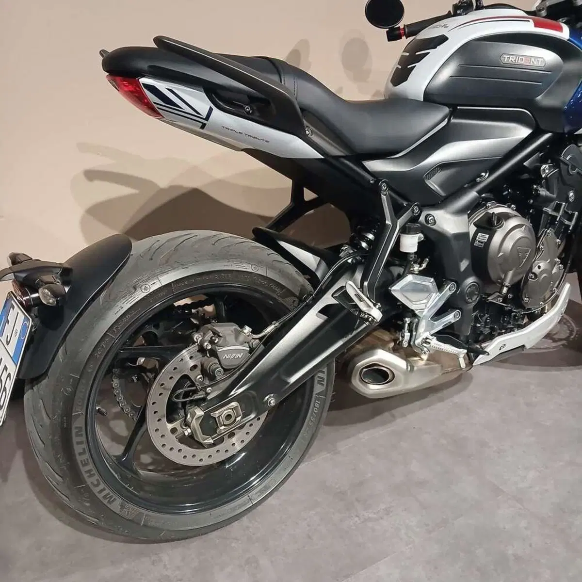 Triumph Trident 660 Triple Tribute Edition (2024) (5)