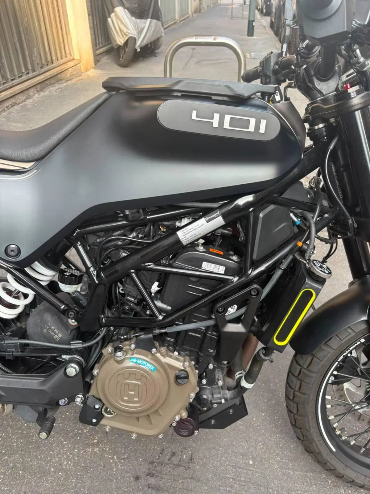 Husqvarna Svartpilen 401 (2021 - 23) (3)