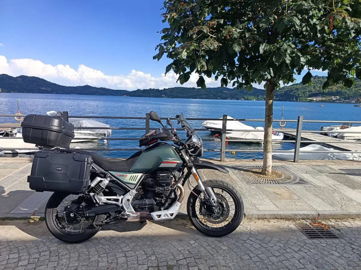 Moto Guzzi V85 TT (2021 - 23) (4)