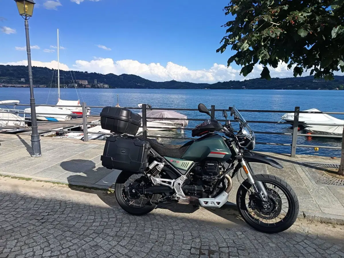 Moto Guzzi V85 TT (2021 - 23) (5)