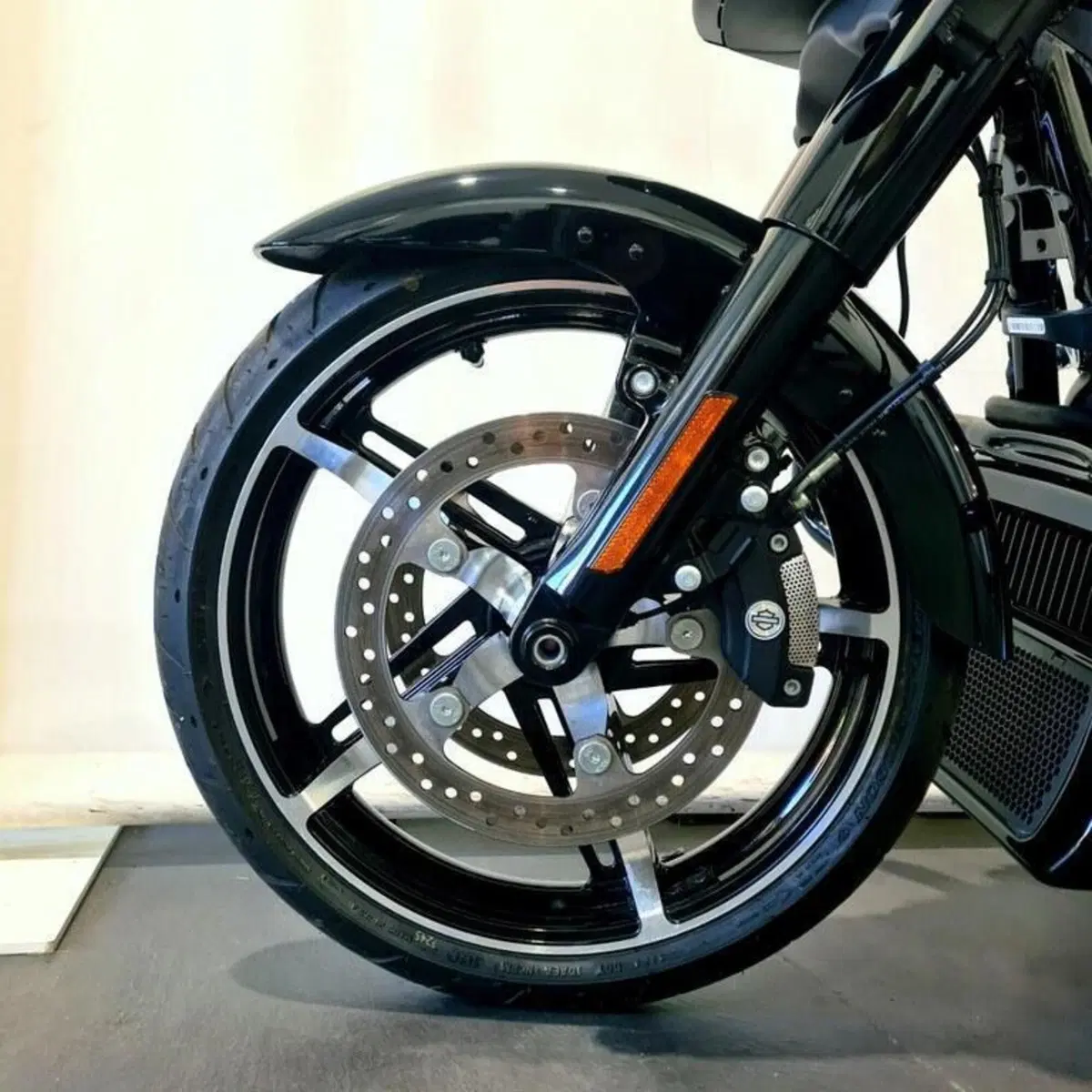 Harley-Davidson 117 Street Glide (2021) - FLHXSE (7)