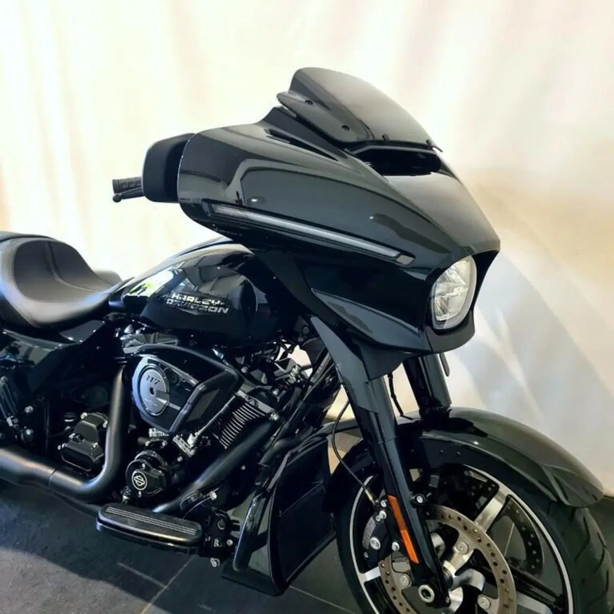 Harley-Davidson 117 Street Glide (2021) - FLHXSE (15)