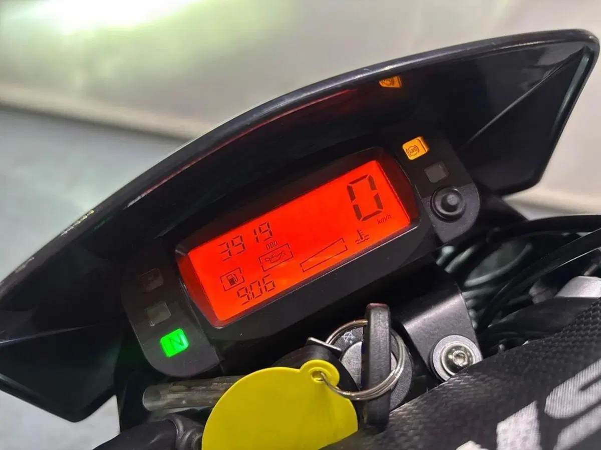 FB Mondial SMX 125 Motard (2021 - 24) (8)