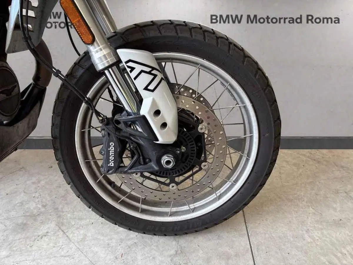 Moto Guzzi V85 TT (2024 - 26) (5)