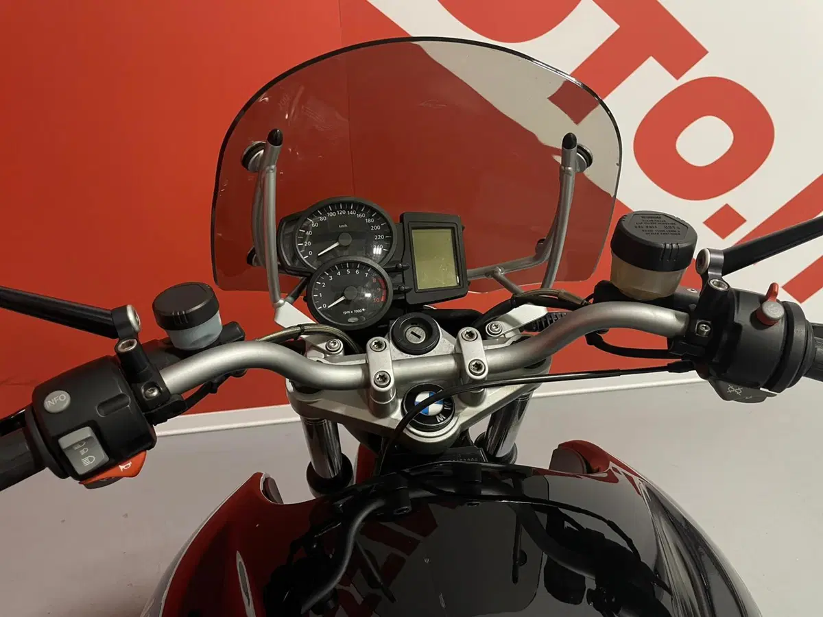 Bmw R 1200 R (2006 - 11) (9)