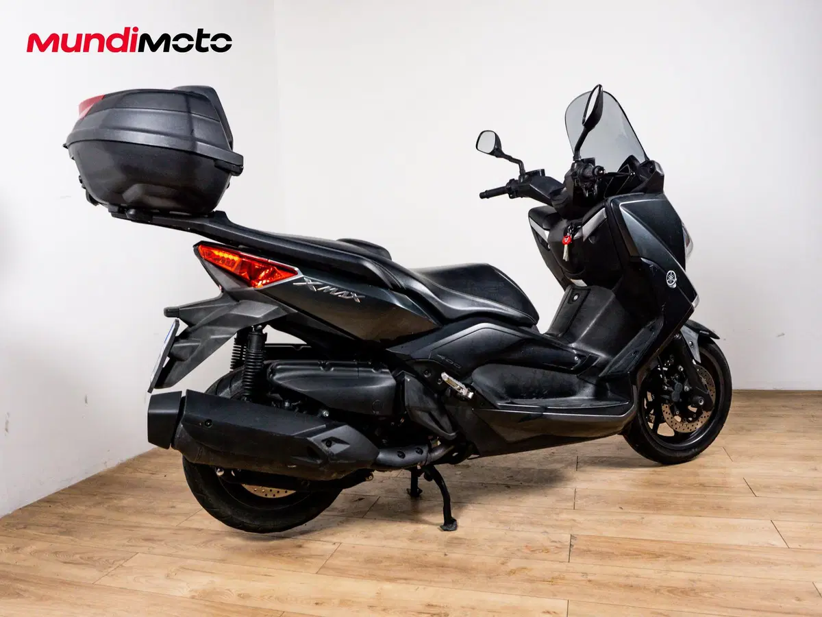 Yamaha X-Max 400 Iron Max ABS (2016) (2)