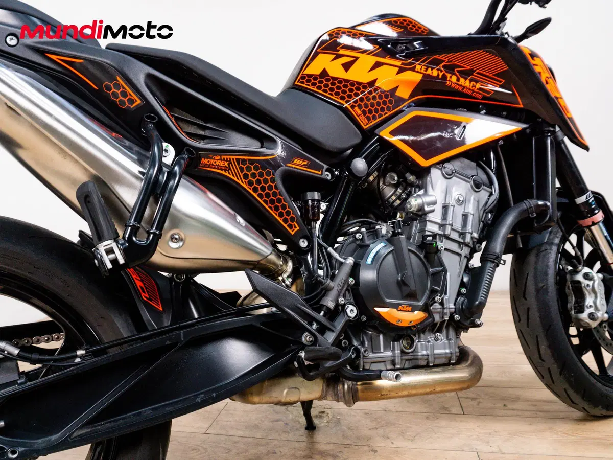 KTM 890 Duke L (2021) (4)