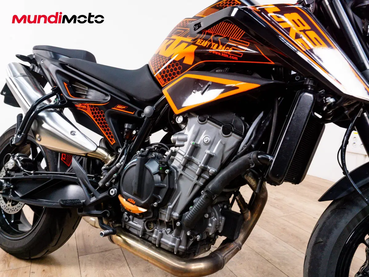 KTM 890 Duke L (2021) (5)