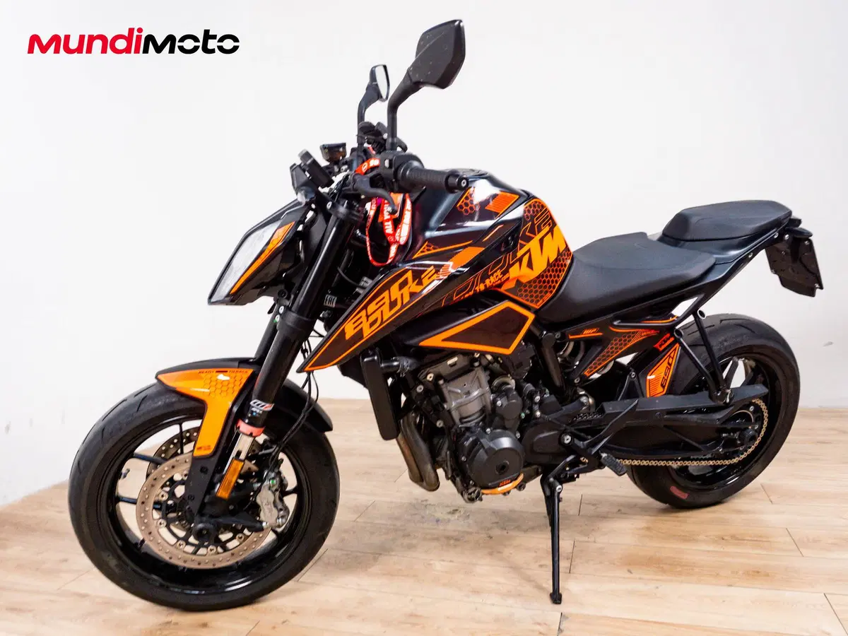 KTM 890 Duke L (2021) (8)