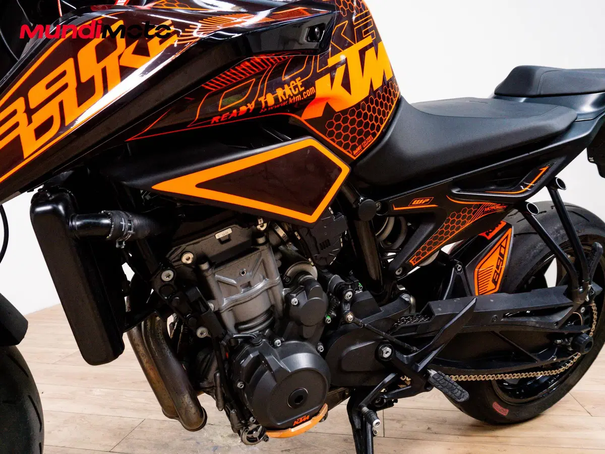 KTM 890 Duke L (2021) (9)