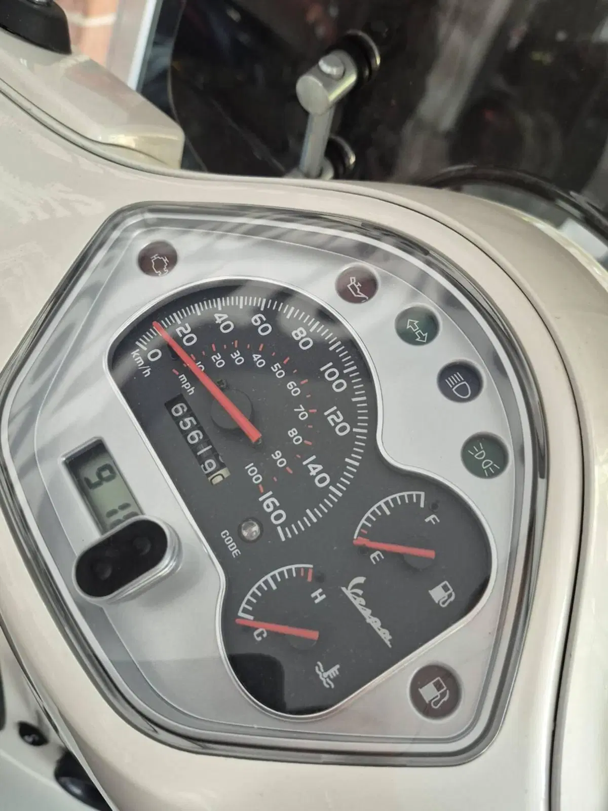 Vespa GTS 300 Super (2008 - 16) (3)