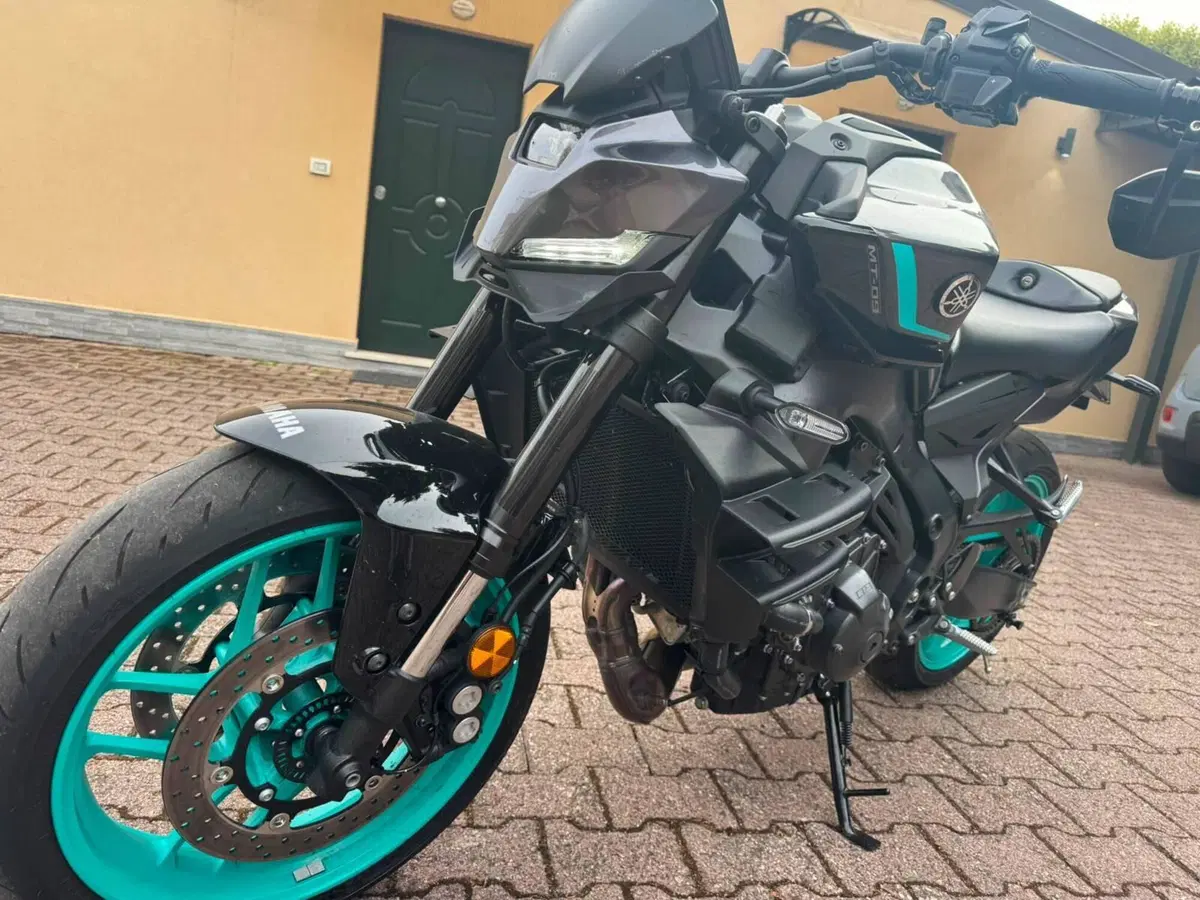Yamaha MT-09 Y-AMT (2024 - 26) (3)