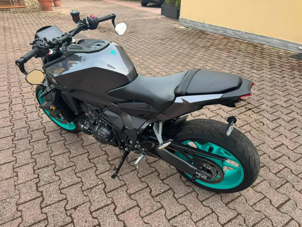 Yamaha MT-09 Y-AMT (2024 - 26) (6)