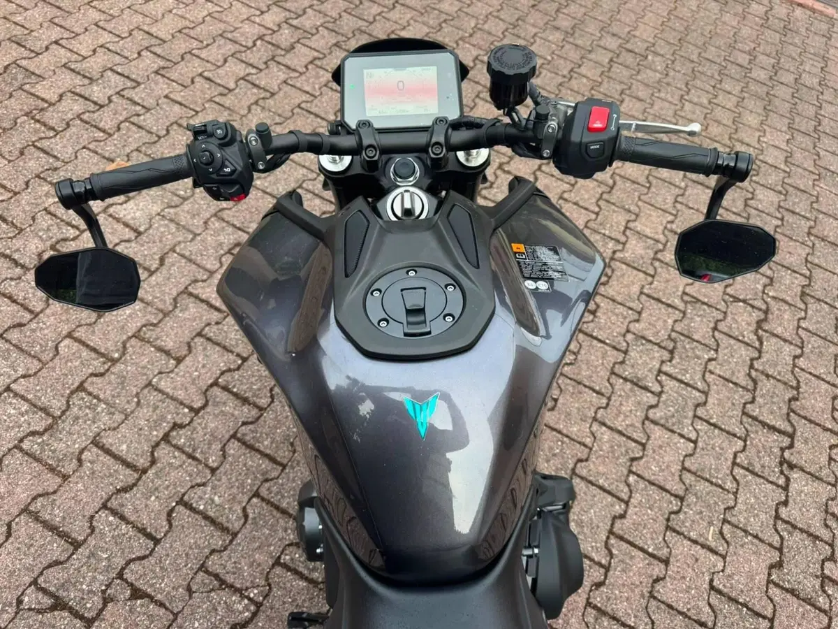 Yamaha MT-09 Y-AMT (2024 - 26) (8)