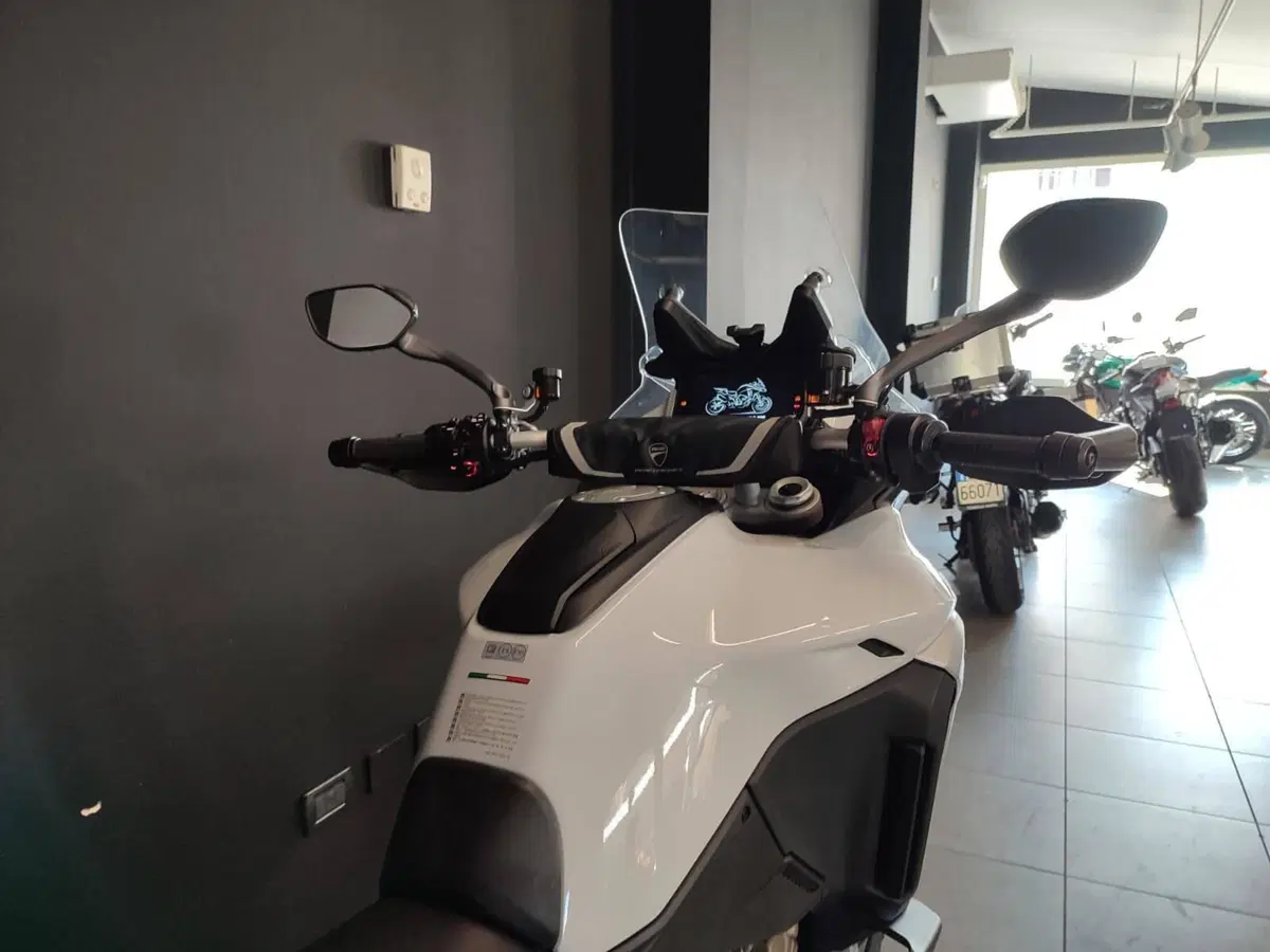 Ducati Multistrada V4 S (2021 - 24) (5)