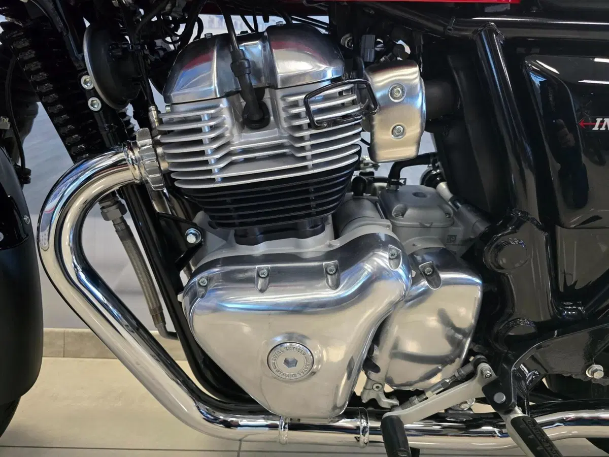 Royal Enfield Interceptor 650 (2021 - 26) (4)