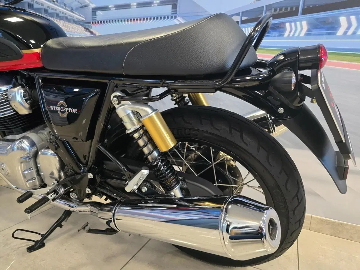 Royal Enfield Interceptor 650 (2021 - 26) (5)