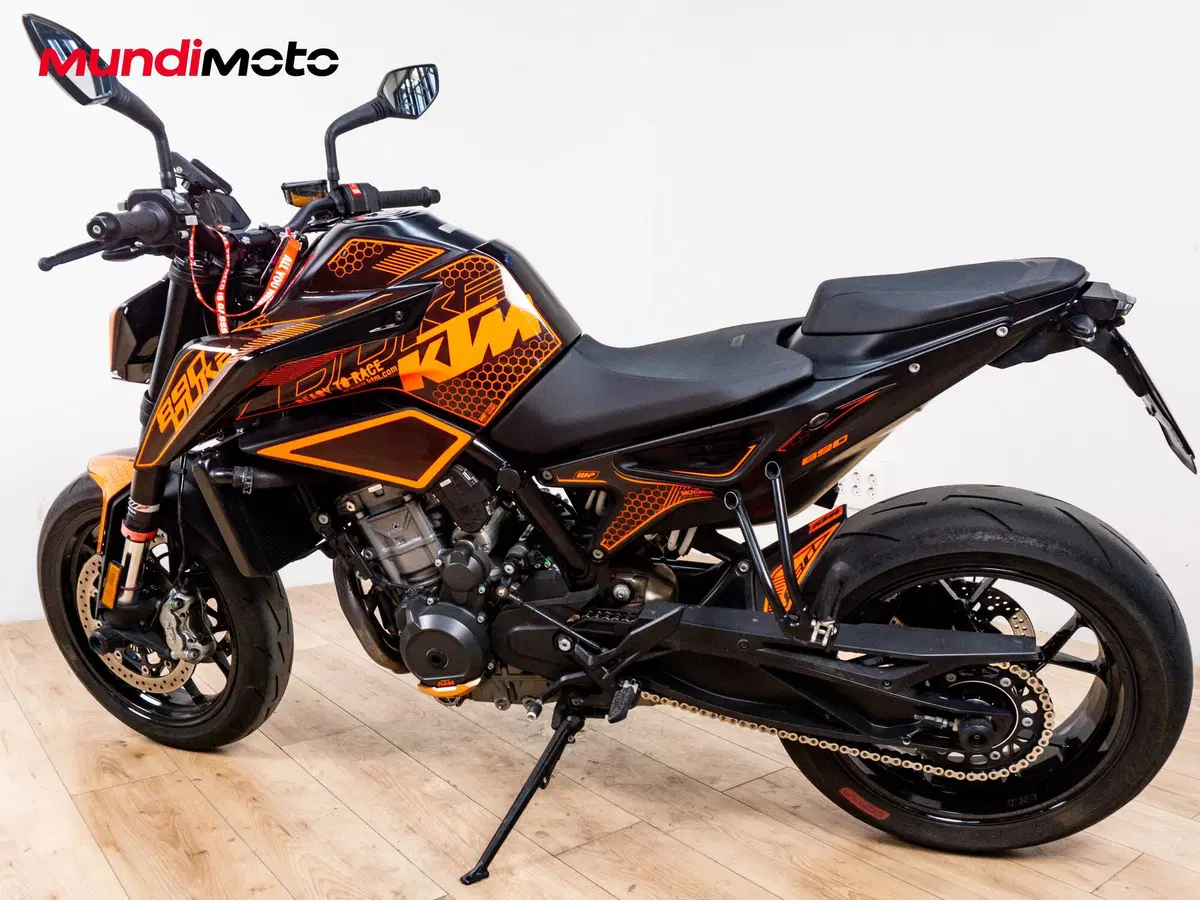 KTM 890 Duke L (2021) (7)