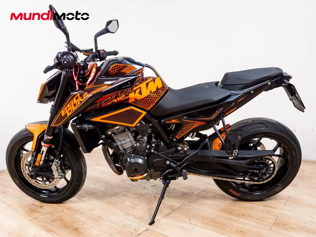 KTM 890 Duke L (2021) (6)