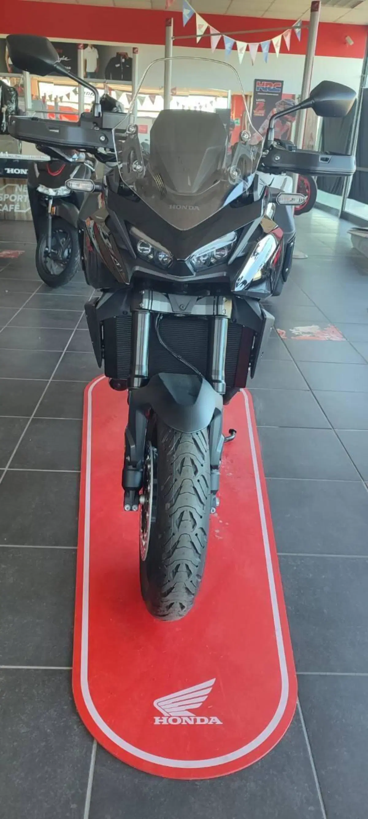 Honda CB 1000 GT (2026) (3)