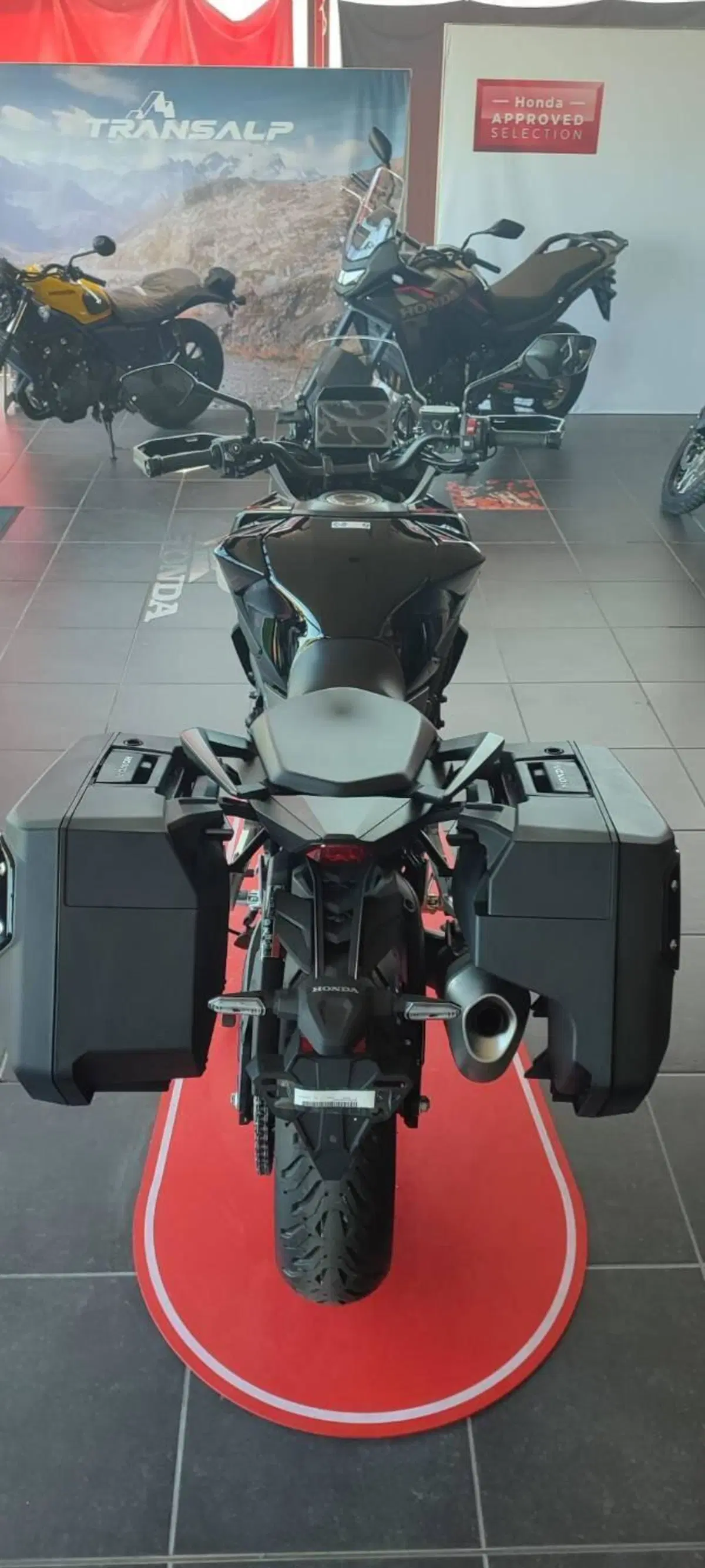 Honda CB 1000 GT (2026) (4)