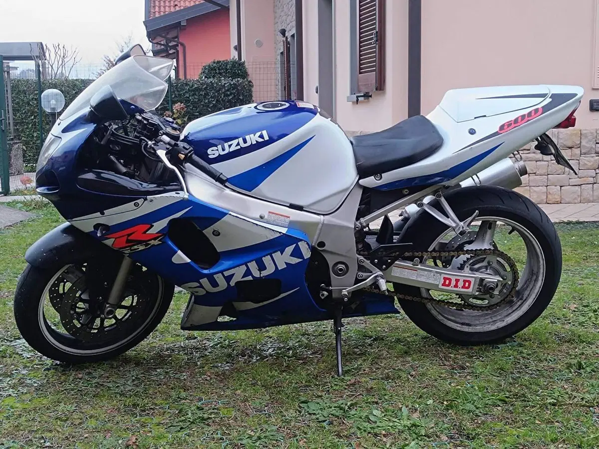 Suzuki GSX R 600 (2001 - 03) (2)